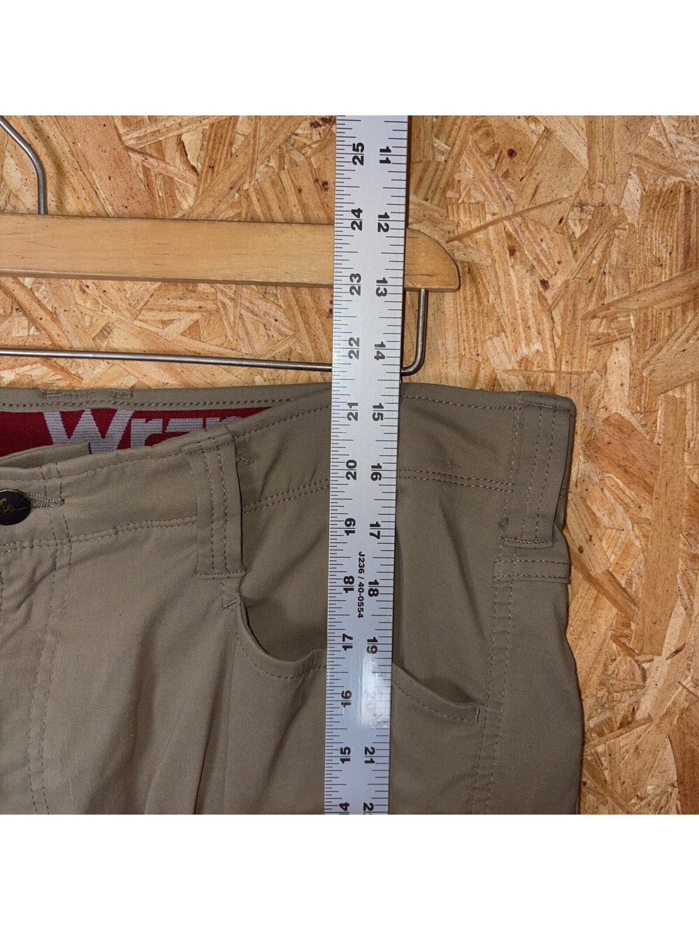 Wrangler Mens 38 Beige Cargo Shorts Used - Picture 2 of 6